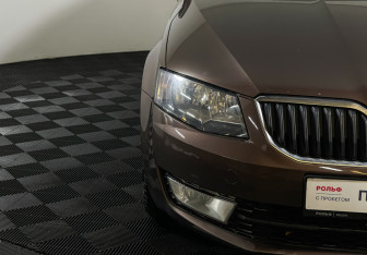 Подержанный автомобиль Skoda Octavia Liftback 2015 года (12 фото)