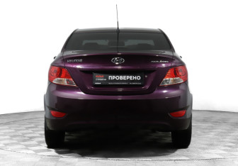 Подержанный автомобиль Hyundai Solaris Sedan 2013 года (6 фото)