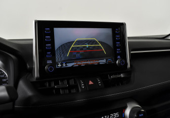 Подержанный автомобиль Toyota RAV4 2020 года (13 фото)