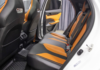 Подержанный автомобиль Changan UNI-V 2023 года (13 фото)