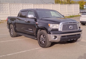 Подержанный автомобиль Toyota Tundra 2013 года (3 фото)