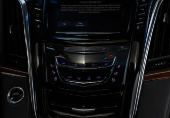Подержанный автомобиль Cadillac Escalade Suv 2016 года (19 фото)