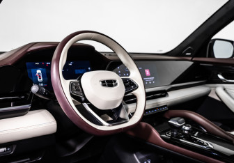 Подержанный автомобиль Geely Monjaro 2024 года (9 фото)