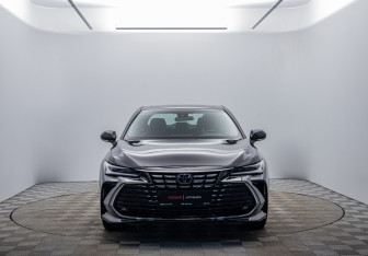 Подержанный автомобиль Toyota Avalon 2023 года (2 фото)