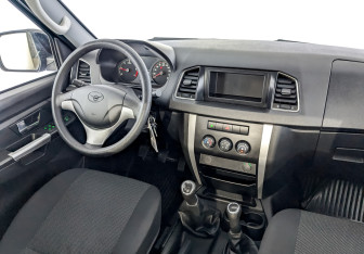 Подержанный автомобиль УАЗ Pickup 2024 года (26 фото)