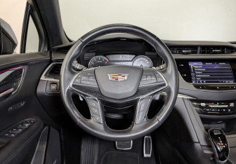 Подержанный автомобиль Cadillac XT5 2021 года (22 фото)