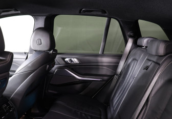 Подержанный автомобиль BMW X5 2019 года (15 фото)