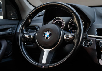 Подержанный автомобиль BMW X1 2019 года (19 фото)