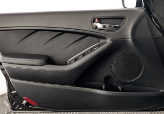 Подержанный автомобиль Kia Cerato Sedan 2016 года (19 фото)