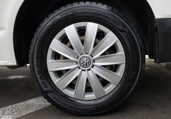 Подержанный автомобиль Volkswagen Caravelle 2017 года (9 фото)