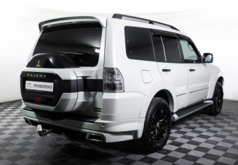 Подержанный автомобиль Mitsubishi Pajero 2020 года (5 фото)