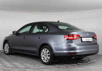Подержанный автомобиль Volkswagen Jetta Sedan 2015 года (6 фото)