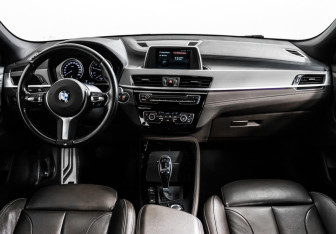 Подержанный автомобиль BMW X2 2018 года (11 фото)