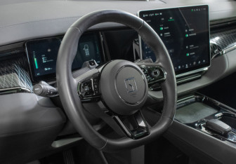 Подержанный автомобиль Zeekr 009 2023 года (15 фото)