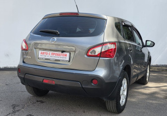 Подержанный автомобиль Nissan Qashqai 2011 года (5 фото)