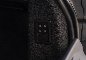Подержанный автомобиль Land Rover Range Rover 2013 года (21 фото)