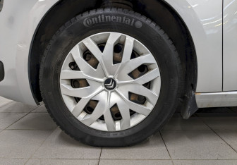 Подержанный автомобиль Citroen C4 Picasso 2014 года (17 фото)