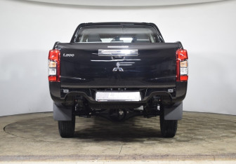 Новый Mitsubishi L200 2024 (4 фото)