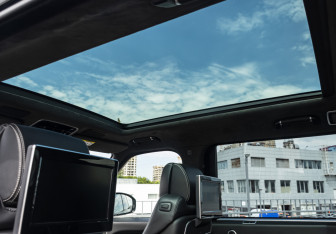Подержанный автомобиль Land Rover Range Rover 2015 года (20 фото)