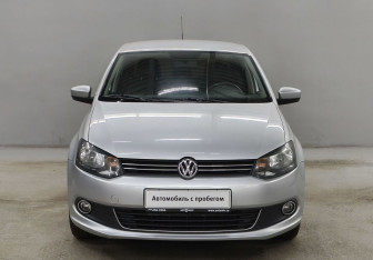 Подержанный автомобиль Volkswagen Polo Sedan 2012 года (2 фото)