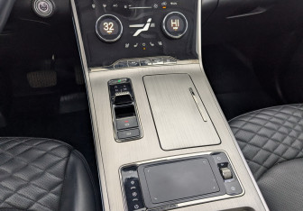 Подержанный автомобиль Exeed TXL 2022 года (27 фото)