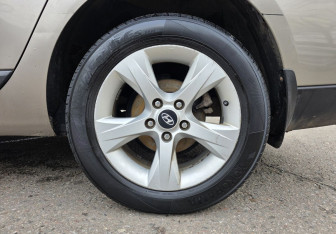 Подержанный автомобиль Renault Fluence 2012 года (16 фото)