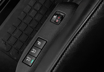 Подержанный автомобиль Peugeot Traveller 2018 года (19 фото)