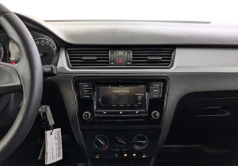 Подержанный автомобиль Skoda Rapid Liftback 2019 года (17 фото)