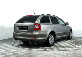 Подержанный автомобиль Skoda Octavia Wagon 2013 года (3 фото)