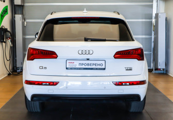 Подержанный автомобиль Audi Q5 2017 года (5 фото)