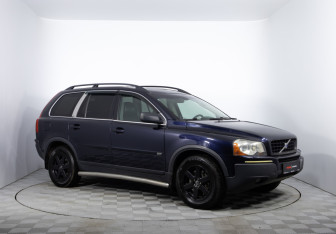 Подержанный автомобиль Volvo XC90 2005 года (3 фото)