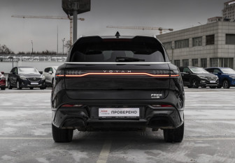 Подержанный автомобиль Voyah Free 2023 года (7 фото)