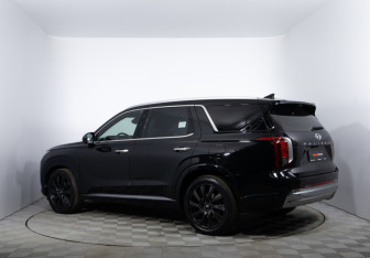 Подержанный автомобиль Hyundai Palisade 2023 года (7 фото)