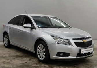 Подержанный автомобиль Chevrolet Cruze Sedan 2011 года (3 фото)