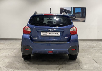 Подержанный автомобиль Subaru XV 2013 года (6 фото)