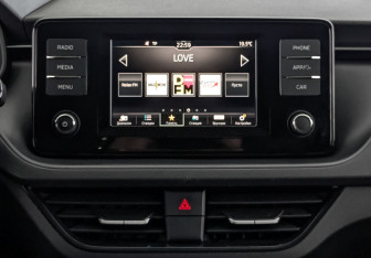 Подержанный автомобиль Skoda Rapid Liftback 2022 года (17 фото)