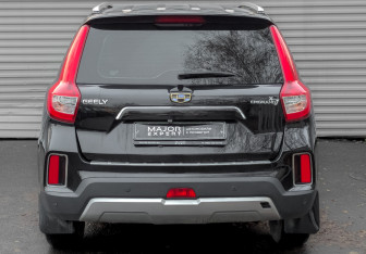 Подержанный автомобиль Geely Emgrand X7 2019 года (7 фото)