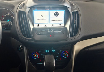 Подержанный автомобиль Ford Kuga 2018 года (14 фото)