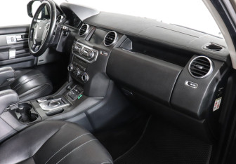 Подержанный автомобиль Land Rover Discovery 2014 года (8 фото)