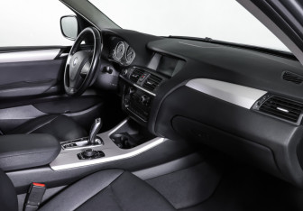 Подержанный автомобиль BMW X3 2013 года (11 фото)
