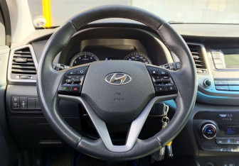Подержанный автомобиль Hyundai Tucson 2015 года (14 фото)