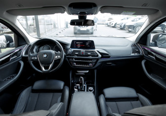 Подержанный автомобиль BMW X4 2019 года (10 фото)