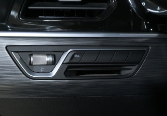 Подержанный автомобиль Geely Tugella 2023 года (16 фото)