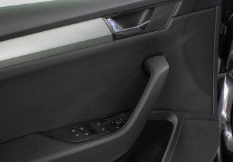 Подержанный автомобиль Skoda Superb Liftback 2018 года (13 фото)
