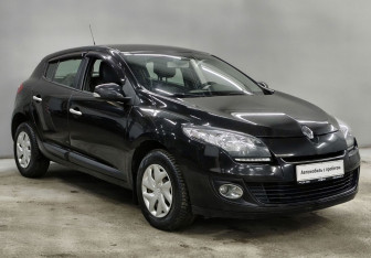 Подержанный автомобиль Renault Megane Hatchback 2012 года (3 фото)
