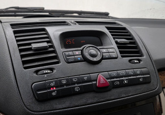 Подержанный автомобиль Mercedes-Benz Viano 2008 года (12 фото)