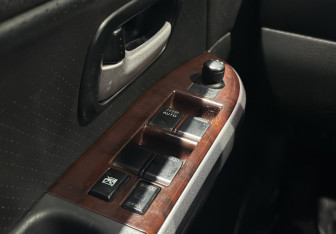 Подержанный автомобиль Suzuki Grand Vitara 2007 года (10 фото)