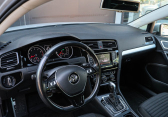 Подержанный автомобиль Volkswagen Golf Hatchback 2014 года (12 фото)
