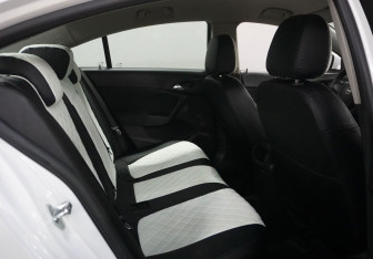 Подержанный автомобиль Opel Insignia Sedan 2014 года (13 фото)