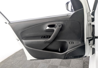 Подержанный автомобиль Volkswagen Polo Sedan 2019 года (19 фото)